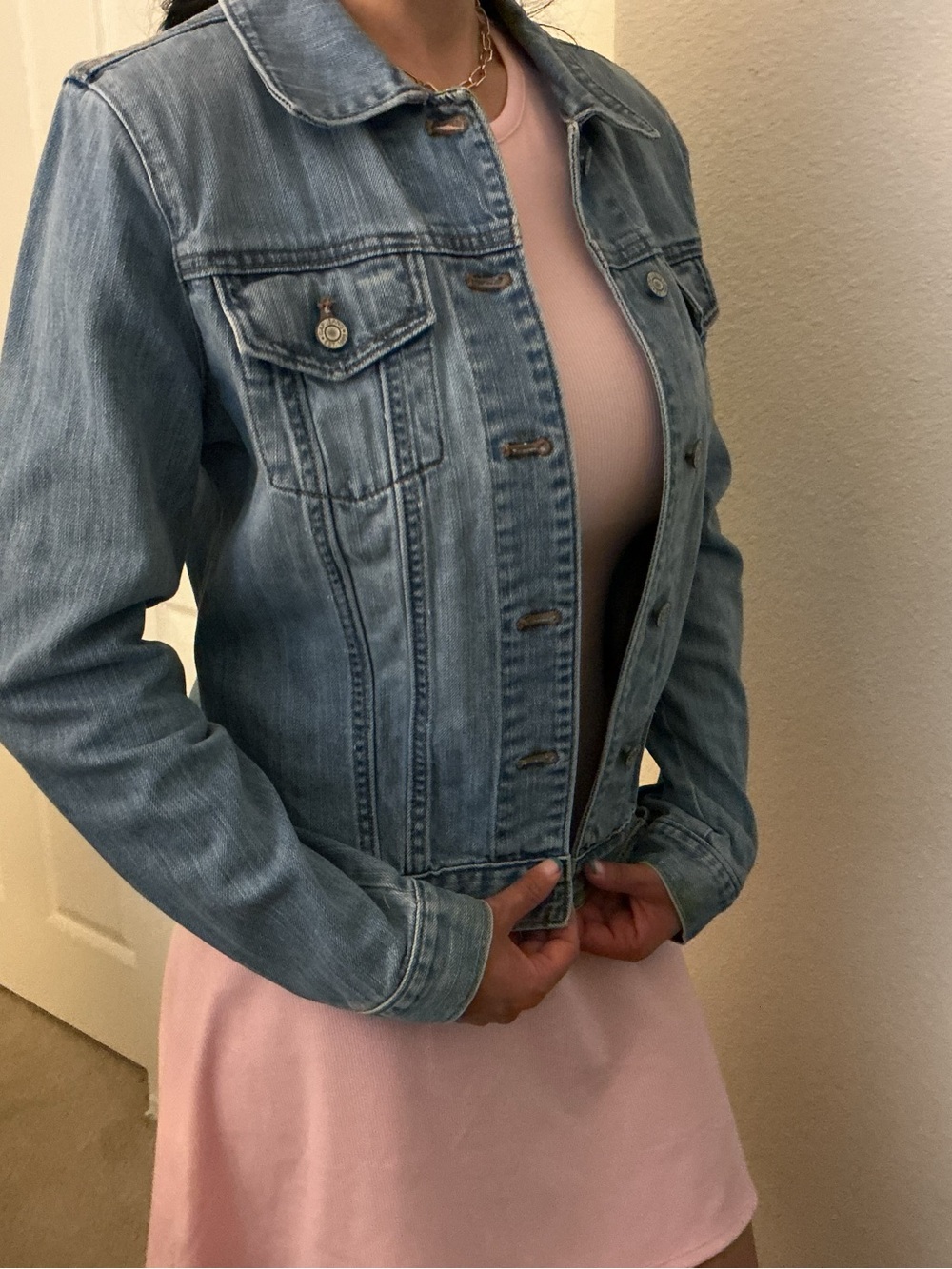 GAP Light Wash Blue Denim Jacket for Women - Picture 3 of 5